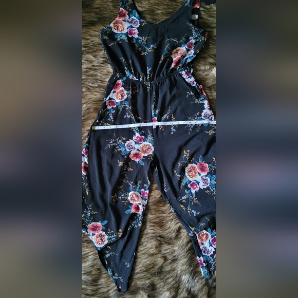 Belongsci Floral Beachy Jump Suit With Tye Sleeves - Picture 4 of 11